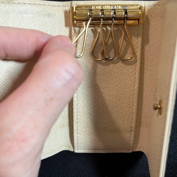 ✨Louis Vuitton✨ Full Inclusion- LV Damier Azur Multiclé 4 Key Case & Card Holder - Picture 16 of 17